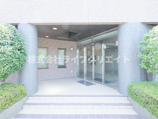 グランシェール豊田のエントランス