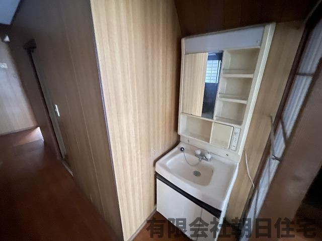 【独立洗面台】 | 横浜町中古戸建 | 朝の身支度には欠かせない独立洗面化粧台