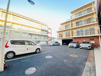 【駐車場】
