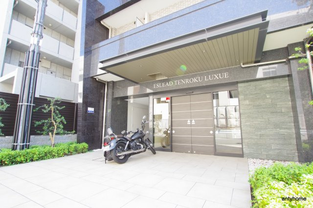 エスリード天六ラグジェ　仲介手数料無料のエントランス