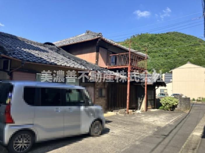 ６３２８２　岐阜市八代土地の外観