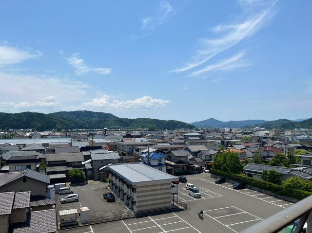 ロアール社南の展望|バルコニーからの眺望。山が綺麗に望めます。