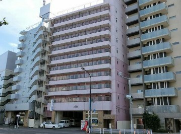 【外観】 | 第1野村ビル | 鉄筋コンクリート造のがっちりとした建物。