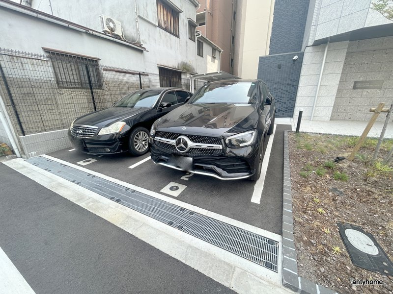 プレサンス塚本ベラビィ　仲介手数料無料の駐車場