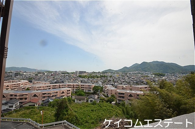 エクレール若葉台の展望|玄関側からの展望になります。