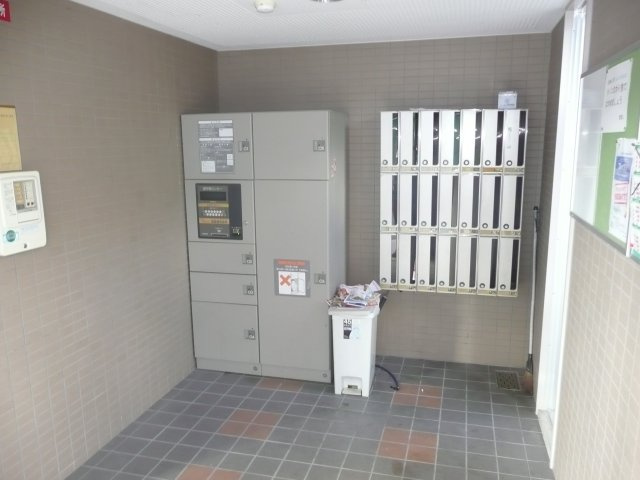 ヴァーナルワンのその他共用部分|エントランス宅配ボックス