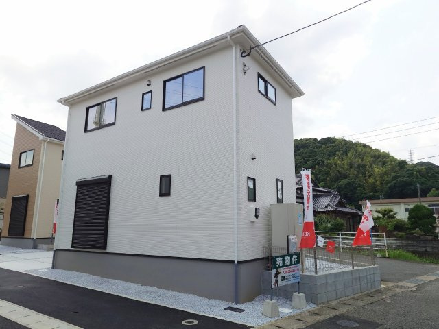 ケイアイ Fit－フィット－小倉南区高野3丁目1期　【小倉南区　新築戸建て】の外観|周辺はコーポや住宅が建ち並んでいます　【小倉南区　新築戸建て】
