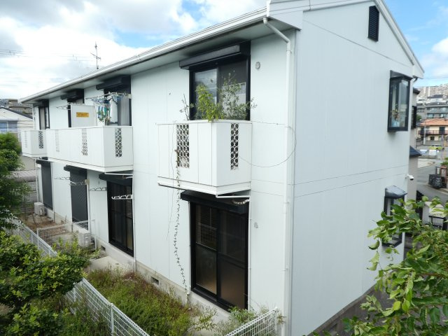 クリスタル川面の外観
