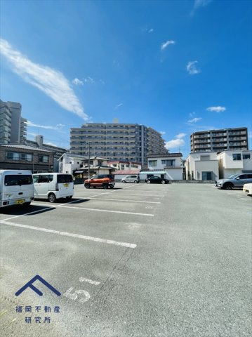 コスモ南福岡ウイングガーデンの駐車場