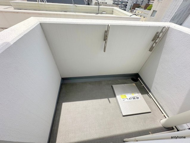 ザパーククロス阿波座　仲介手数料無料のバルコニー