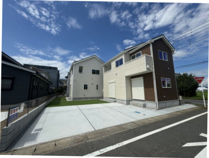 新築　高崎市緑町1期　Heartful　Town　2号棟の駐車場|現地写真　駐車スペースは建物北側に並列2台～3台分可能です！
