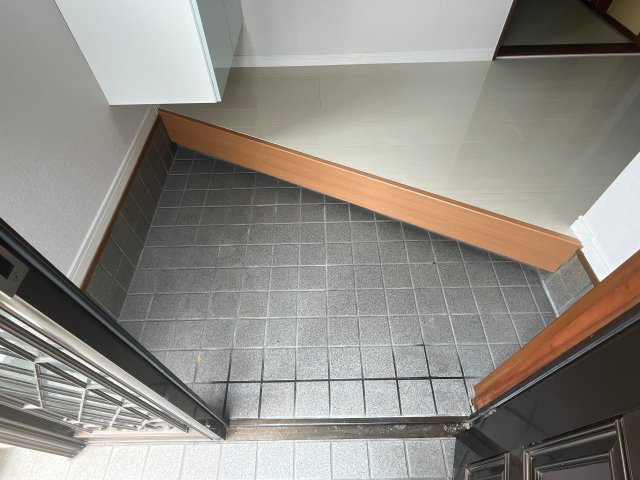 飾磨区阿成戸建の玄関