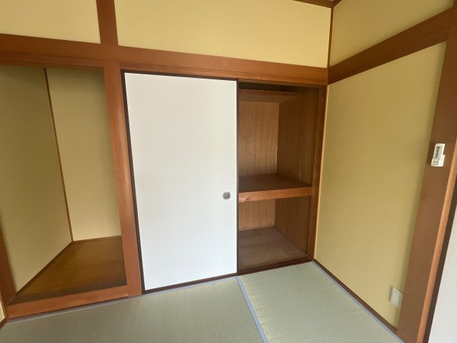 飾磨区阿成戸建の収納