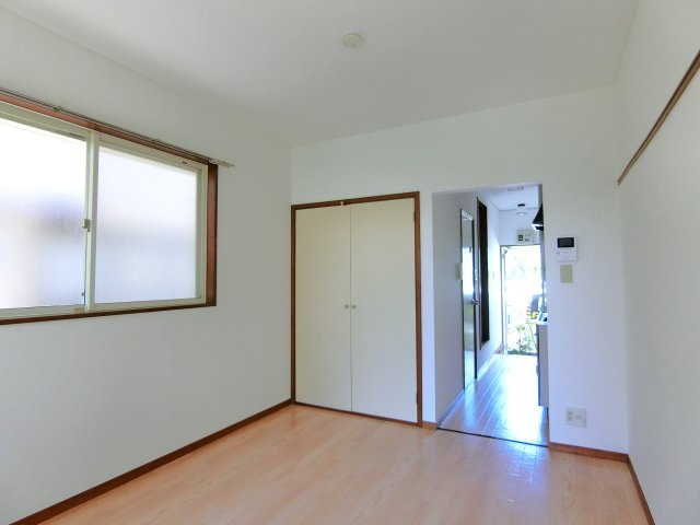 あすなろハイツの洋室