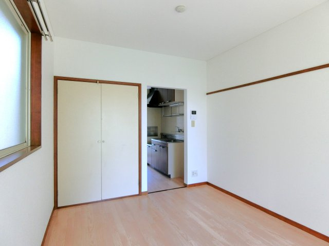 あすなろハイツの洋室