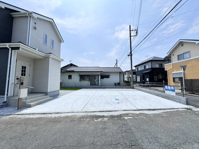 新築　高崎市貝沢町7期　Heartful　Town　1号棟の駐車場|現地写真　駐車スペースは並列3台分可能です！
