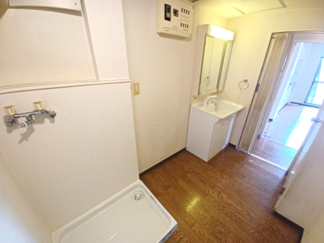 パークタウン五領第６団地 ５号棟（301号室）の脱衣所