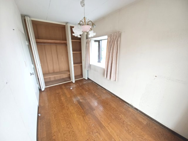 パークタウン五領第６団地 ５号棟（301号室）の洋室|洋室（５帖）収納スペース