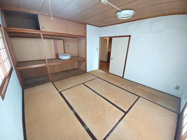 パークタウン五領第６団地 ５号棟（301号室）の和室|和室（８帖）収納スペース