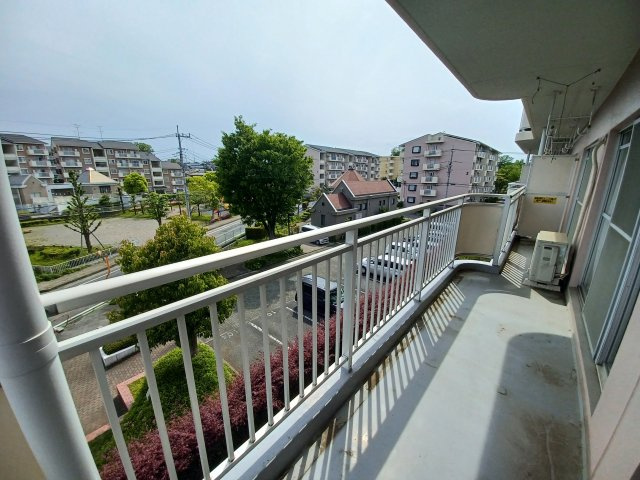 パークタウン五領第６団地 ５号棟（301号室）のバルコニー