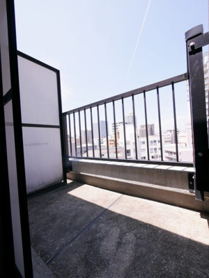 【バルコニー】 | ラフィネス大濠パークサイド | 別号室の写真になります。現況優先。
