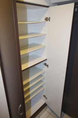 【収納】 | レキシントン・スクエア桜坂 | 別号室の写真になります。現況優先。