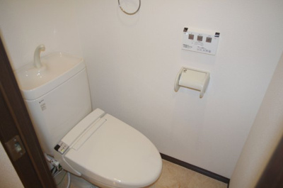 【トイレ】 | レキシントン・スクエア桜坂 | 別号室の写真になります。現況優先。