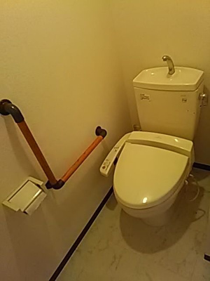 【トイレ】 | ネズバン桜坂 | 別号室の写真になります。現況優先。