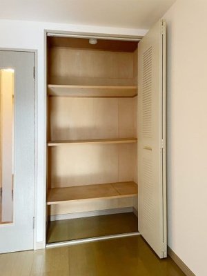 【収納】 | エリーナ高宮 | 別号室の写真になります。現況優先。