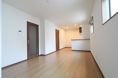 【居間・リビング】 | メゾンソレイユ美野島 | 別号室の写真になります。現況優先。