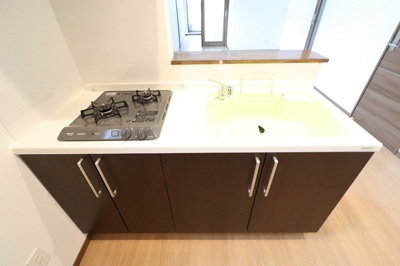 【キッチン】 | メゾンソレイユ美野島 | 別号室の写真になります。現況優先。