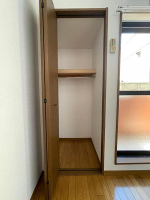 【収納】 | アゼリア箱崎B | 別号室の写真になります。現況優先。