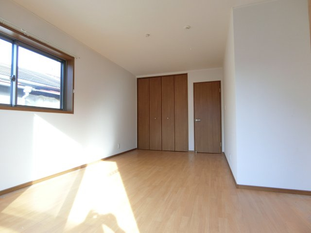 カーサ上中条の寝室