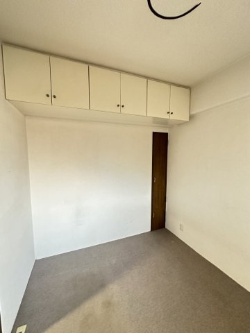 シャルマンフジ岩出の洋室