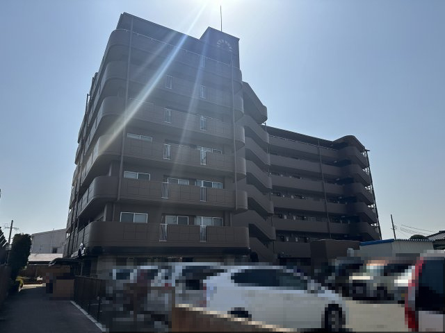 シャルマンフジ岩出の外観