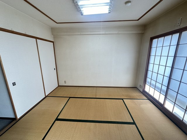 シャルマンフジ岩出の和室