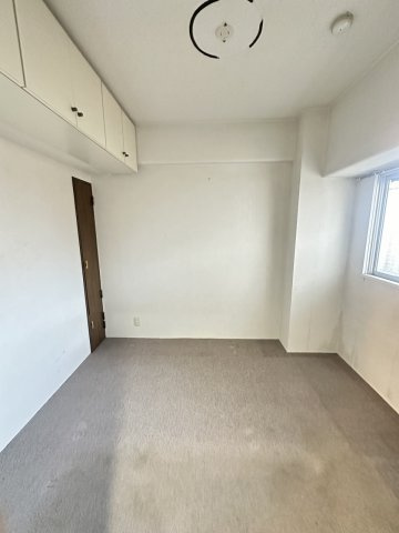 シャルマンフジ岩出の洋室