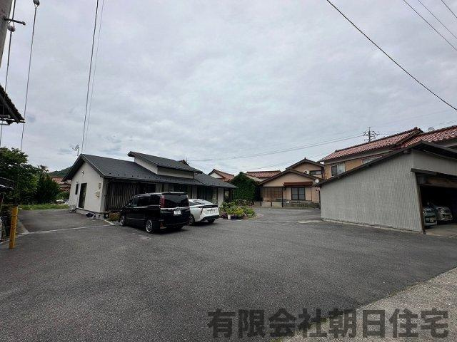 【駐車場】 | 美保関町千酌中古戸建★千酌海水砂浜まで徒歩約2分★ | 複数台駐車可です！