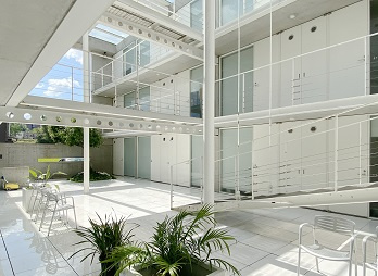 D-COURTのエントランス