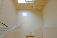 ロフトから部屋を望む