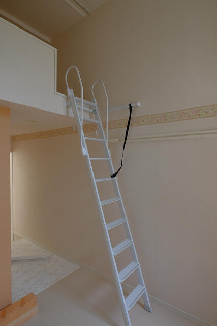 可動はしごからロフトへ