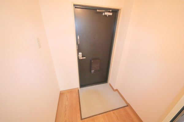 生駒イーストハイツの玄関