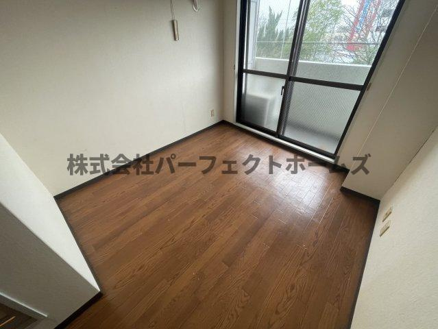 サンライズ枚方の居間・リビング|ゆったり過ごせる居間です