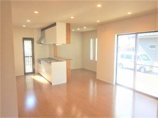 【居間・リビング】の画像