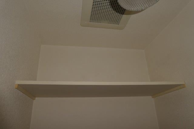 プチパール倉敷Bのトイレ|棚