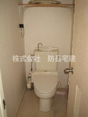 山内シャルム山口のトイレ|ゆったりとした空間のトイレです