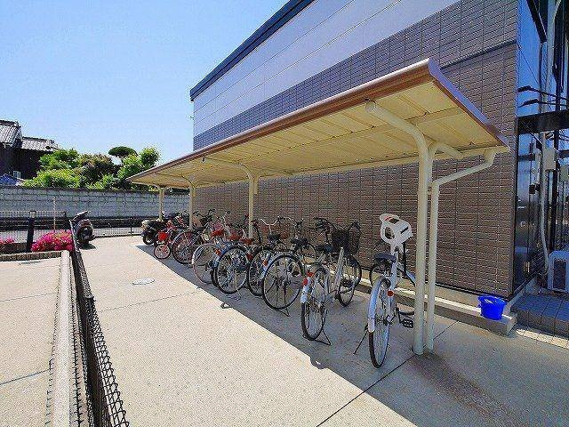 レオパレスヴィラージュＢのその他共用部分|自転車置き場が設置されてます