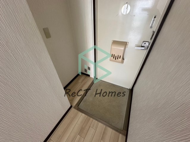 シャトー三木の玄関