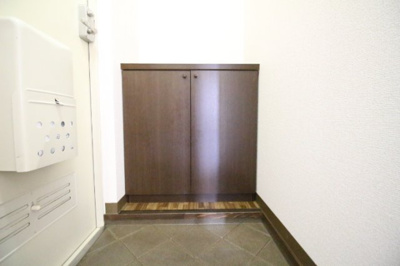 【玄関】 | ファミーユサトウB