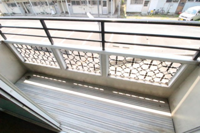 【バルコニー】 | ファミーユサトウB